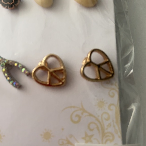 Fashion earrings 6 Qty - Picture 5 of 9